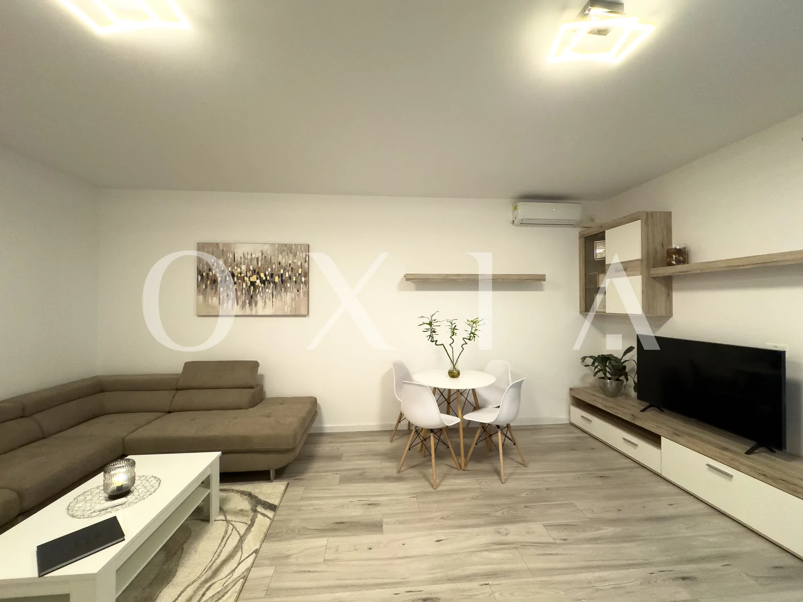 STUDIO, Prima Inchiriere, Cartierul Planetelor