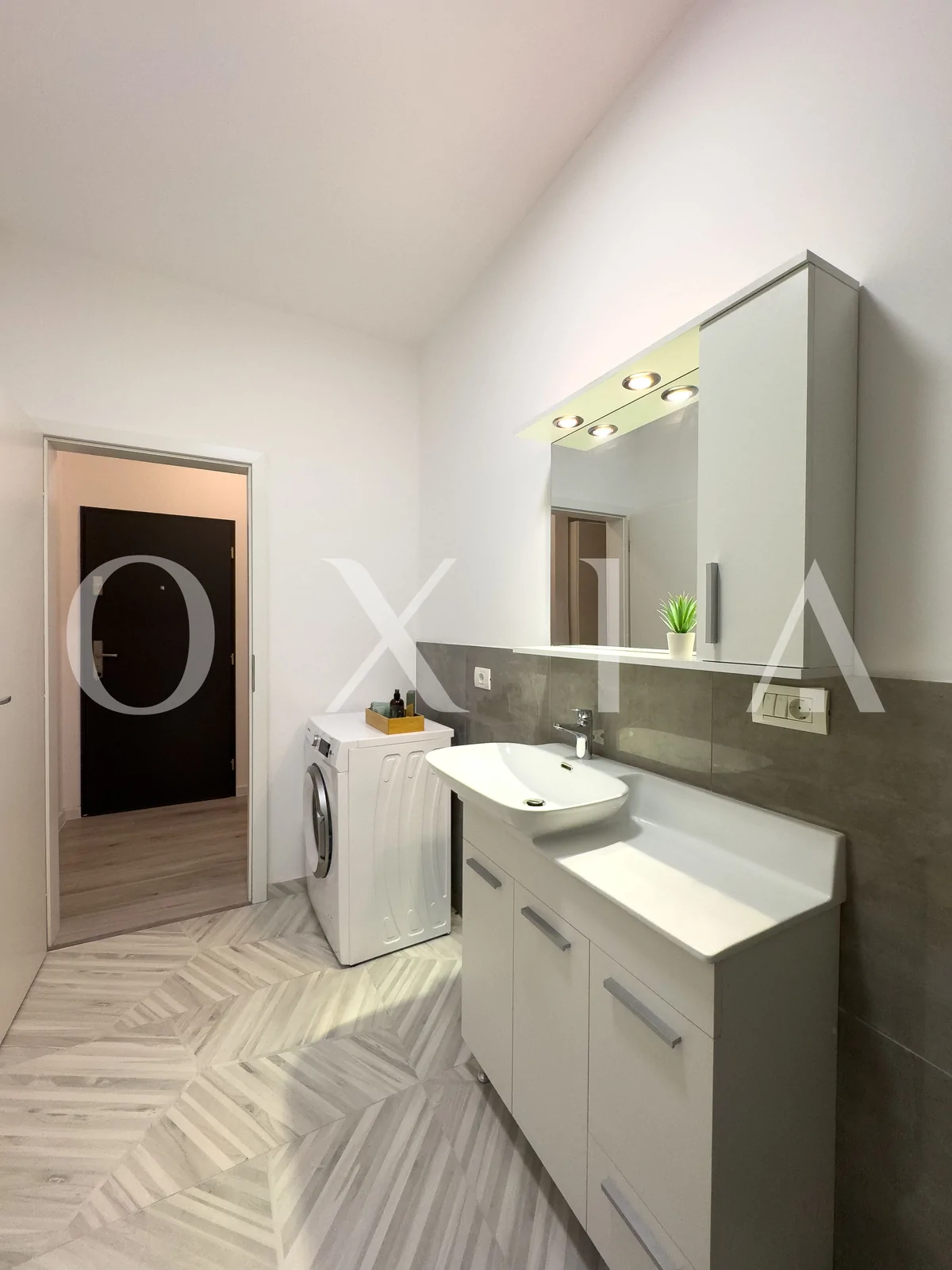 STUDIO, Prima Inchiriere, Cartierul Planetelor