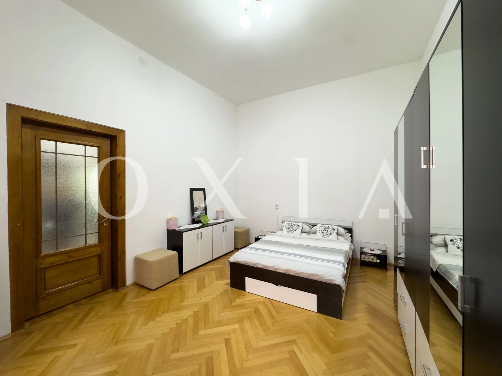 Piata Unirii, Etaj 1, Ideal Pentru Investitie