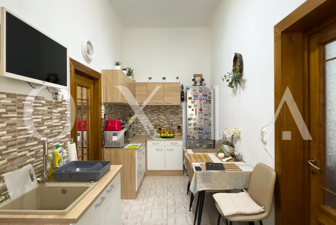 Piata Unirii, Etaj 1, Ideal Pentru Investitie