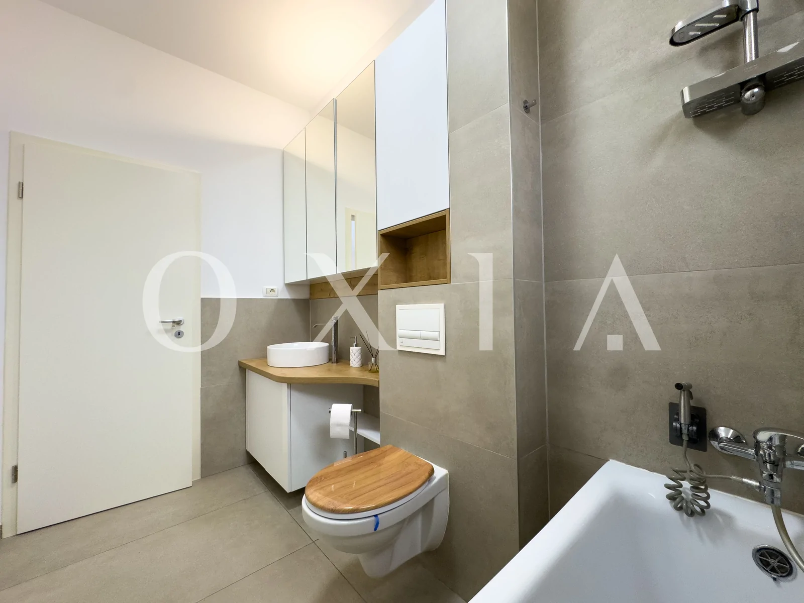 Prima Inchiriere, Amenajat Modern, Braytim