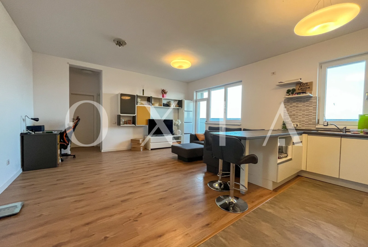 Priveliste Panoramica, Etaj Intermediar