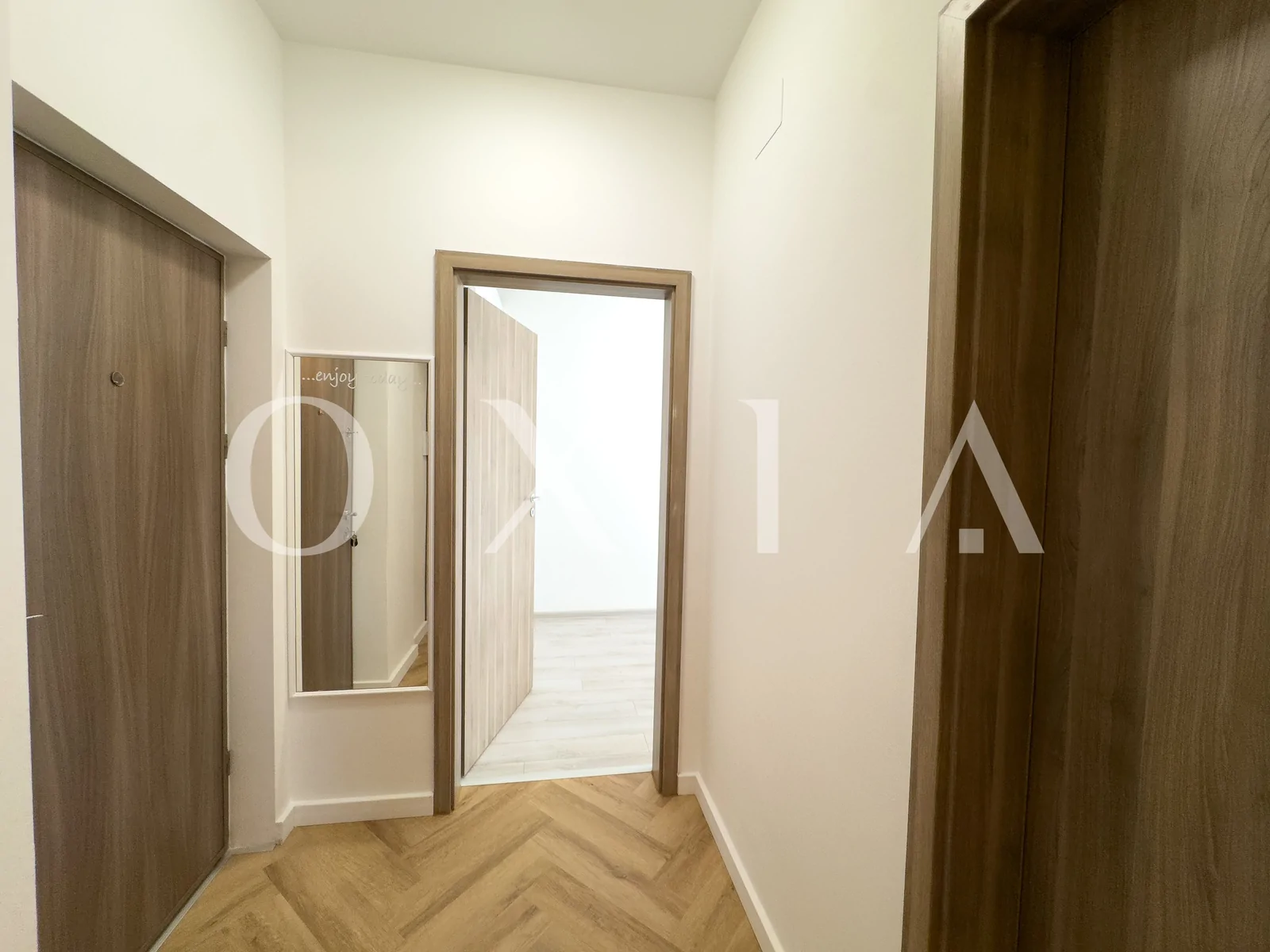 Amenajari Moderne, Mobilat si Utilat, Pozitie Excelenta
