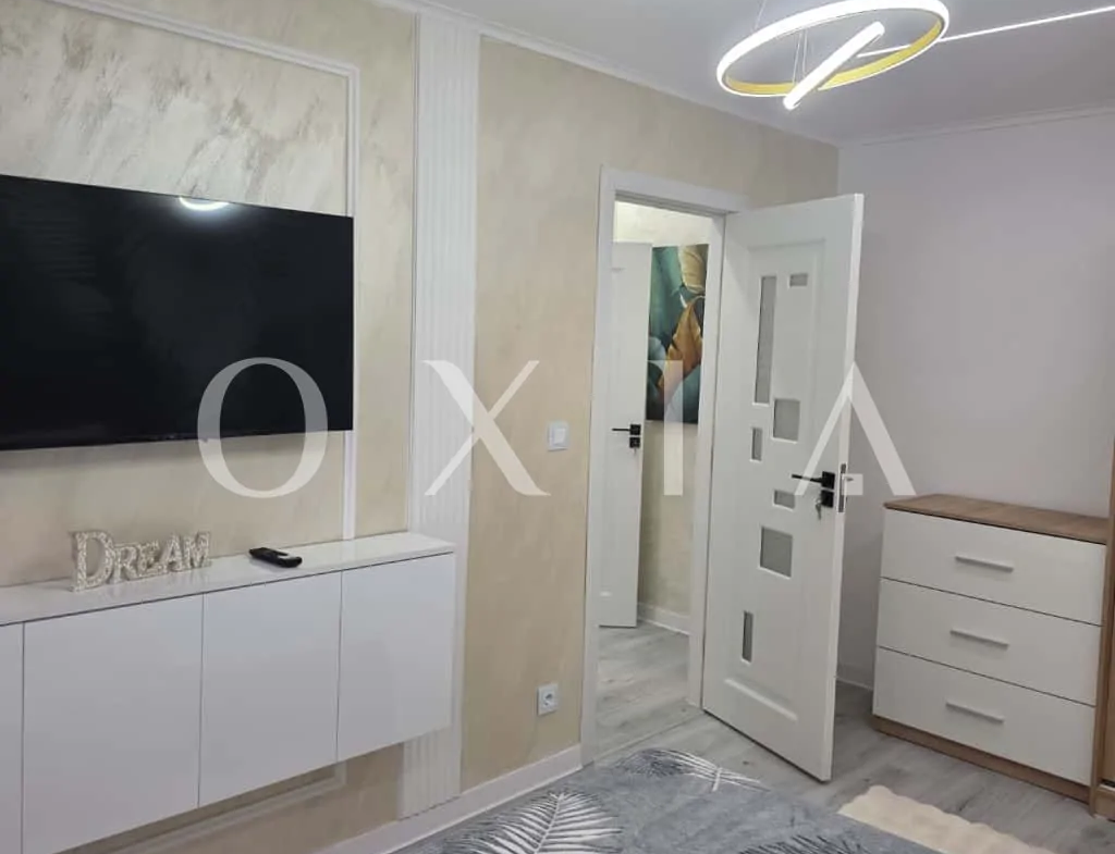 Dambovita-Sagului, Renovat Premium, Etaj Intermediar