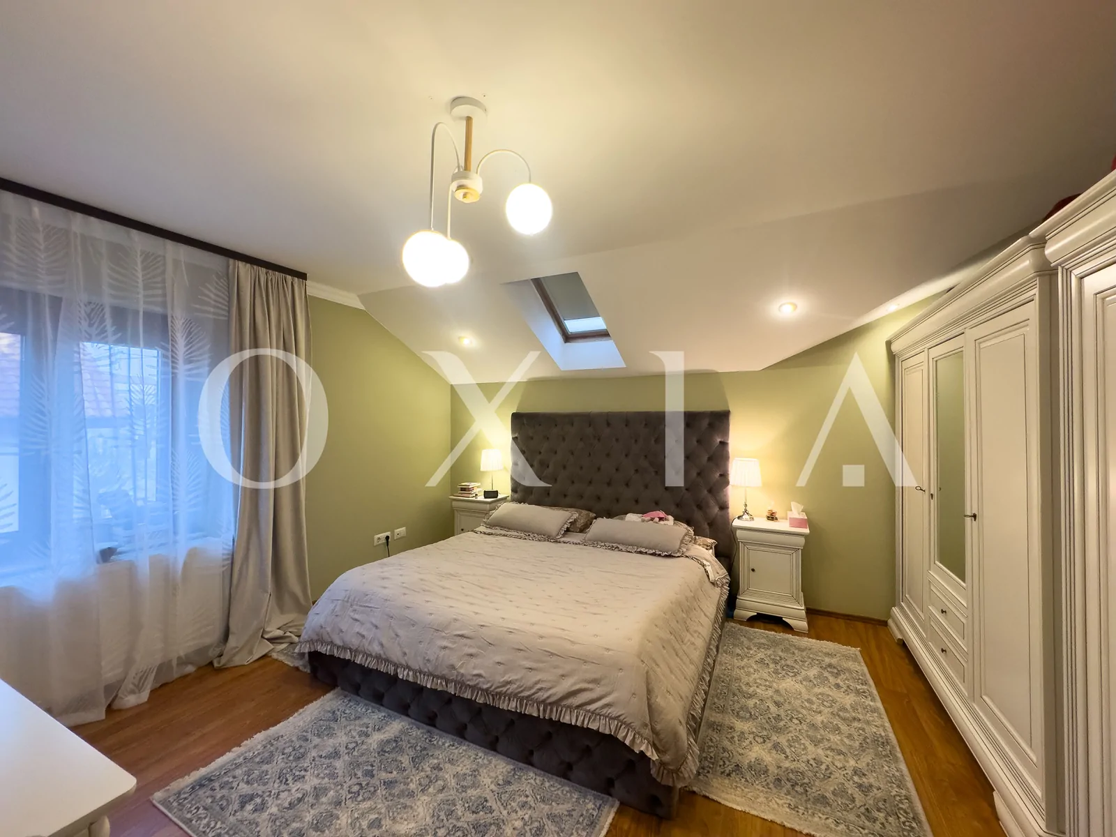 Casa Individuala Cu Garaj – Pozitie Excelenta