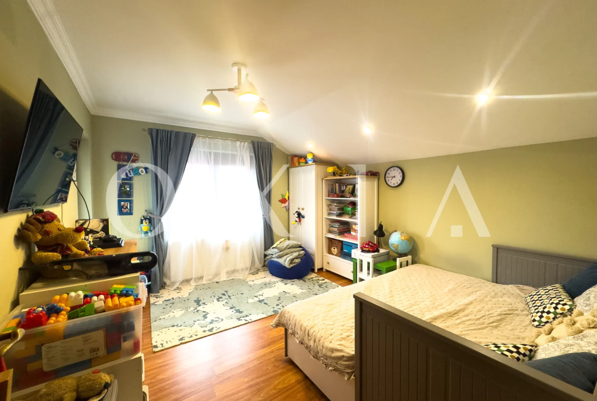 Casa Individuala Cu Garaj – Pozitie Excelenta