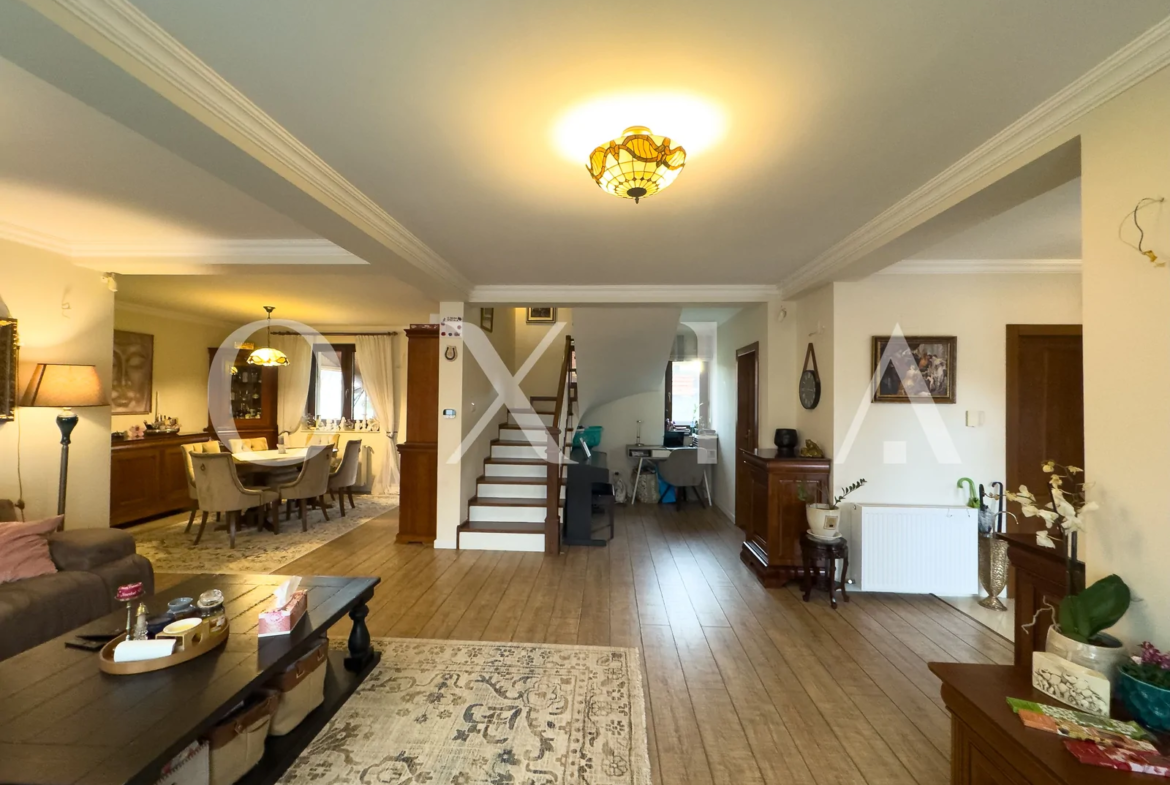 Casa Individuala Cu Garaj – Pozitie Excelenta