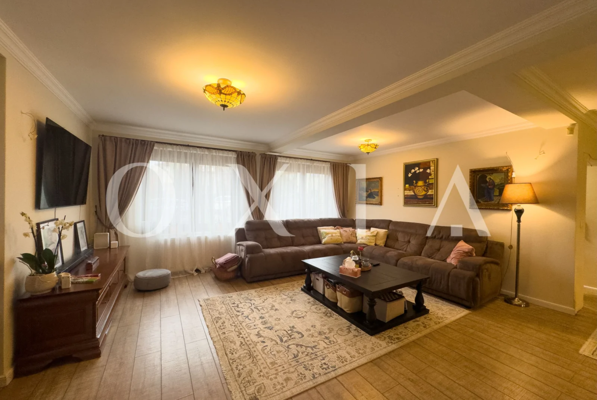 Casa Individuala Cu Garaj – Pozitie Excelenta