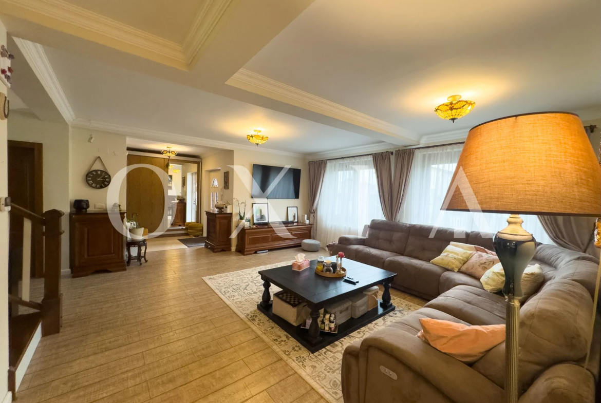 Casa Individuala Cu Garaj – Pozitie Excelenta