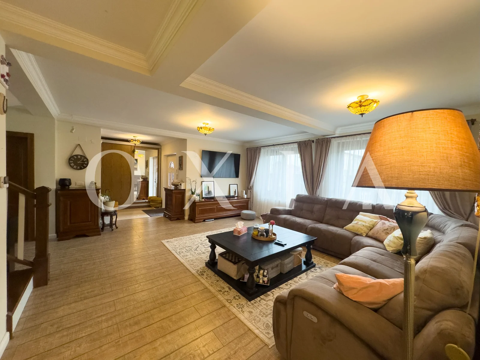 Casa Individuala Cu Garaj – Pozitie Excelenta