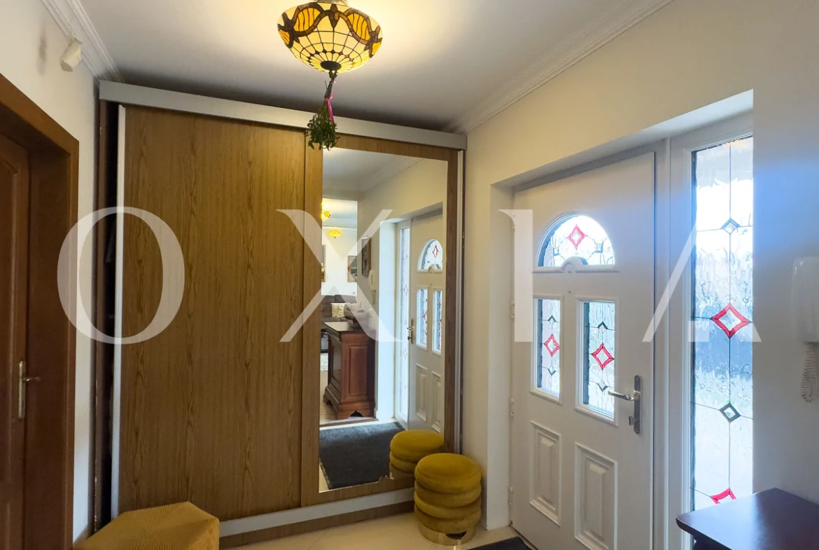 Casa Individuala Cu Garaj – Pozitie Excelenta