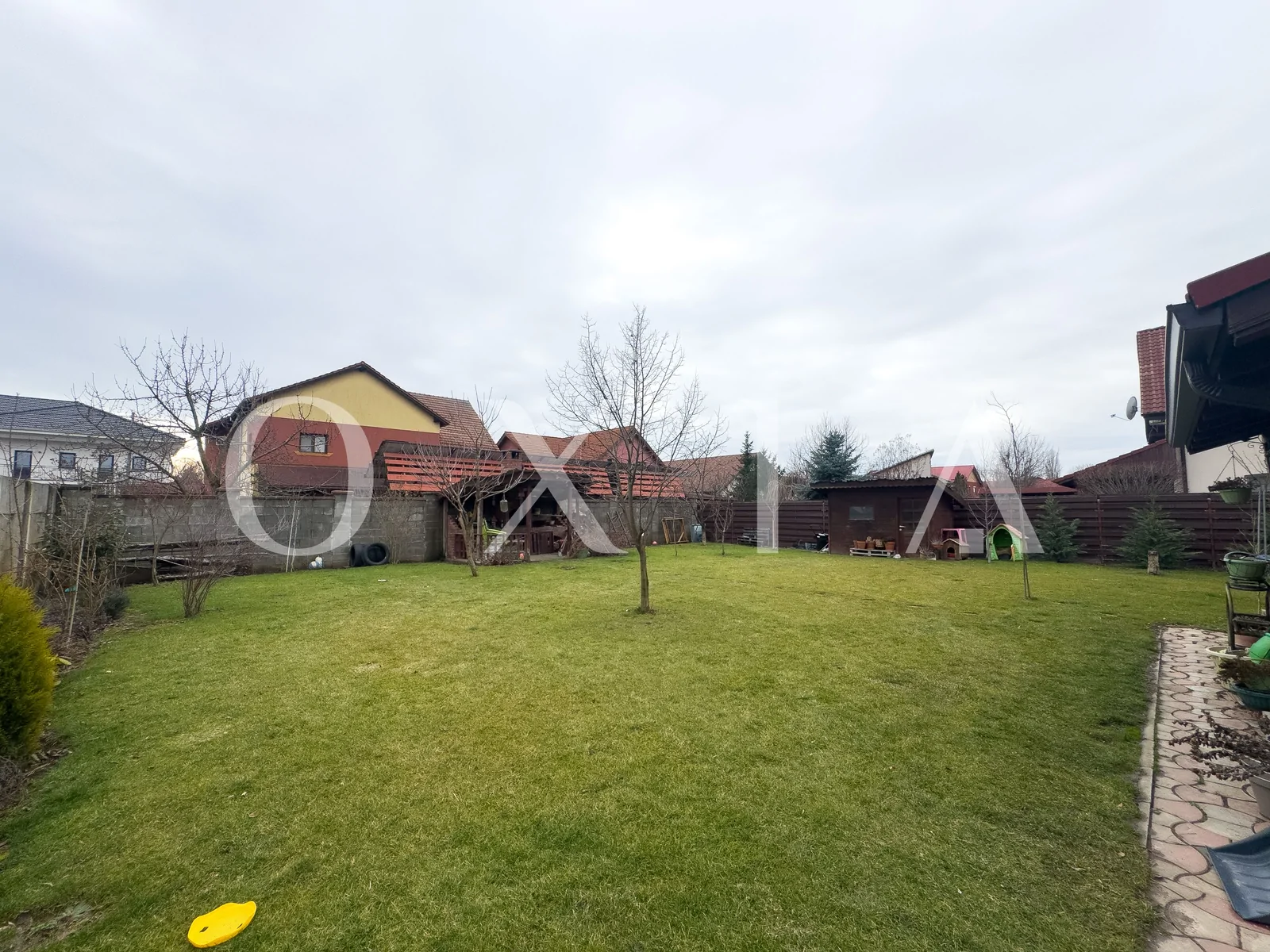 Casa Individuala Cu Garaj – Pozitie Excelenta