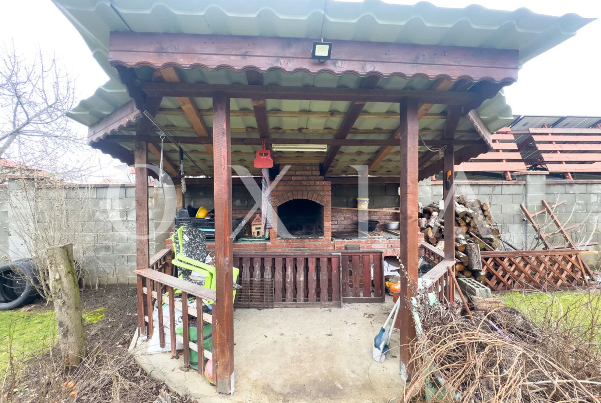 Casa Individuala Cu Garaj – Pozitie Excelenta