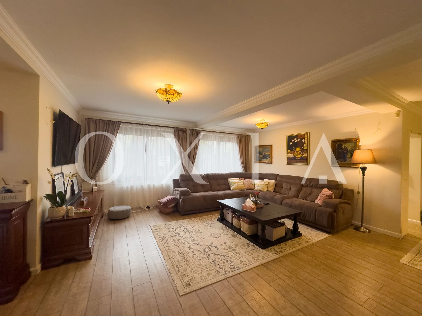 Casa Individuala Cu Garaj – Pozitie Excelenta