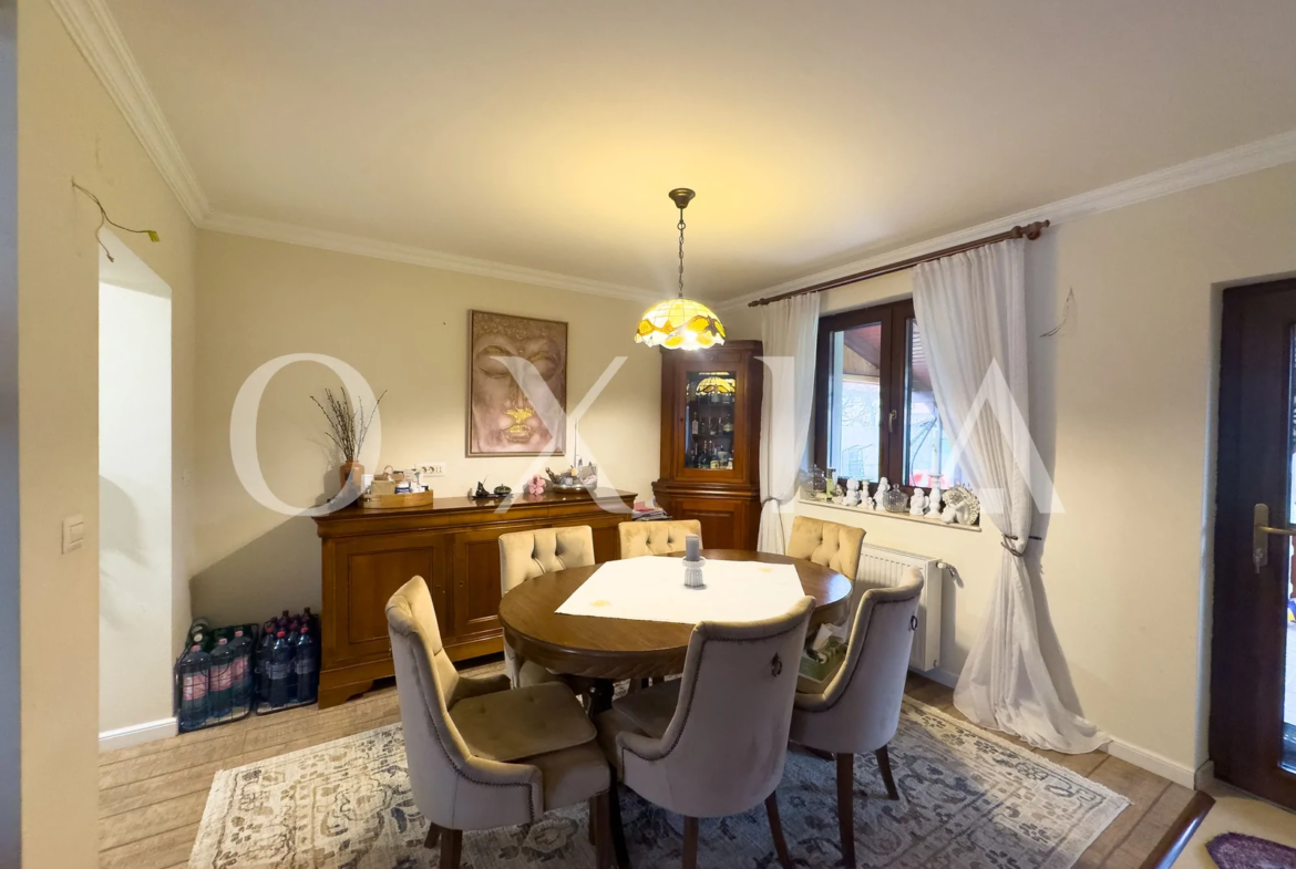 Casa Individuala Cu Garaj – Pozitie Excelenta