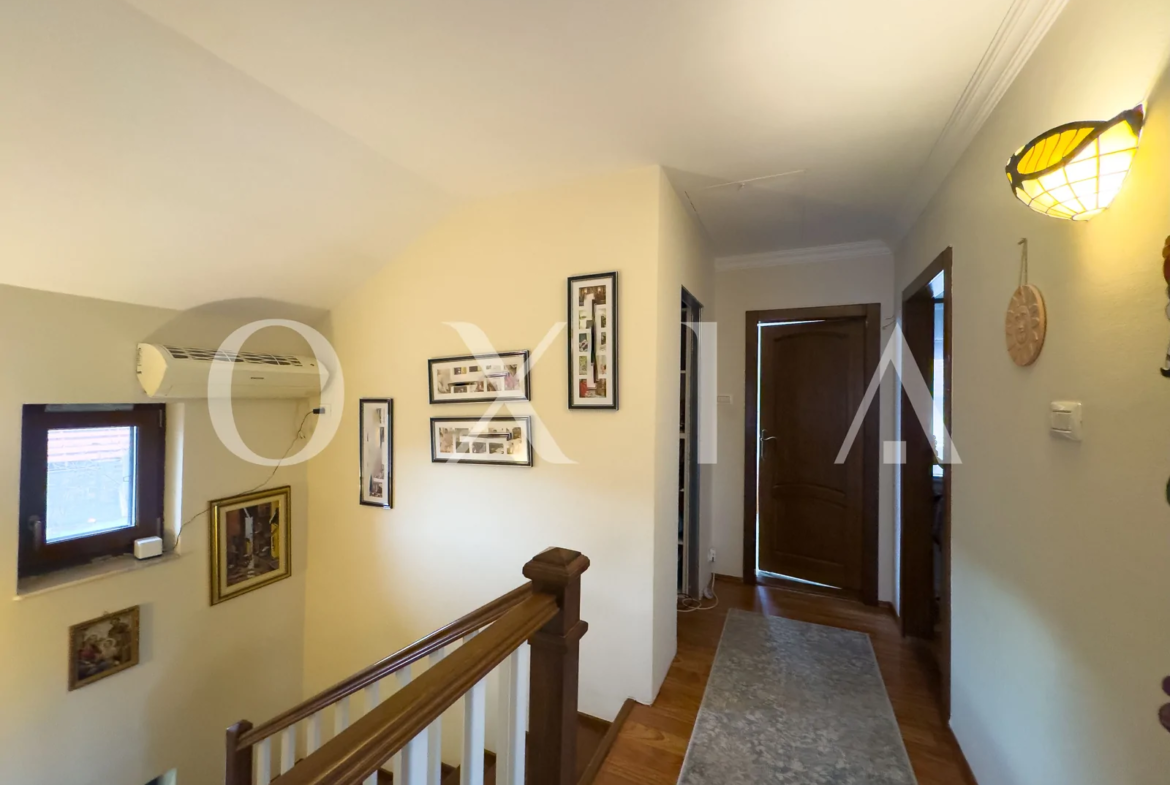 Casa Individuala Cu Garaj – Pozitie Excelenta