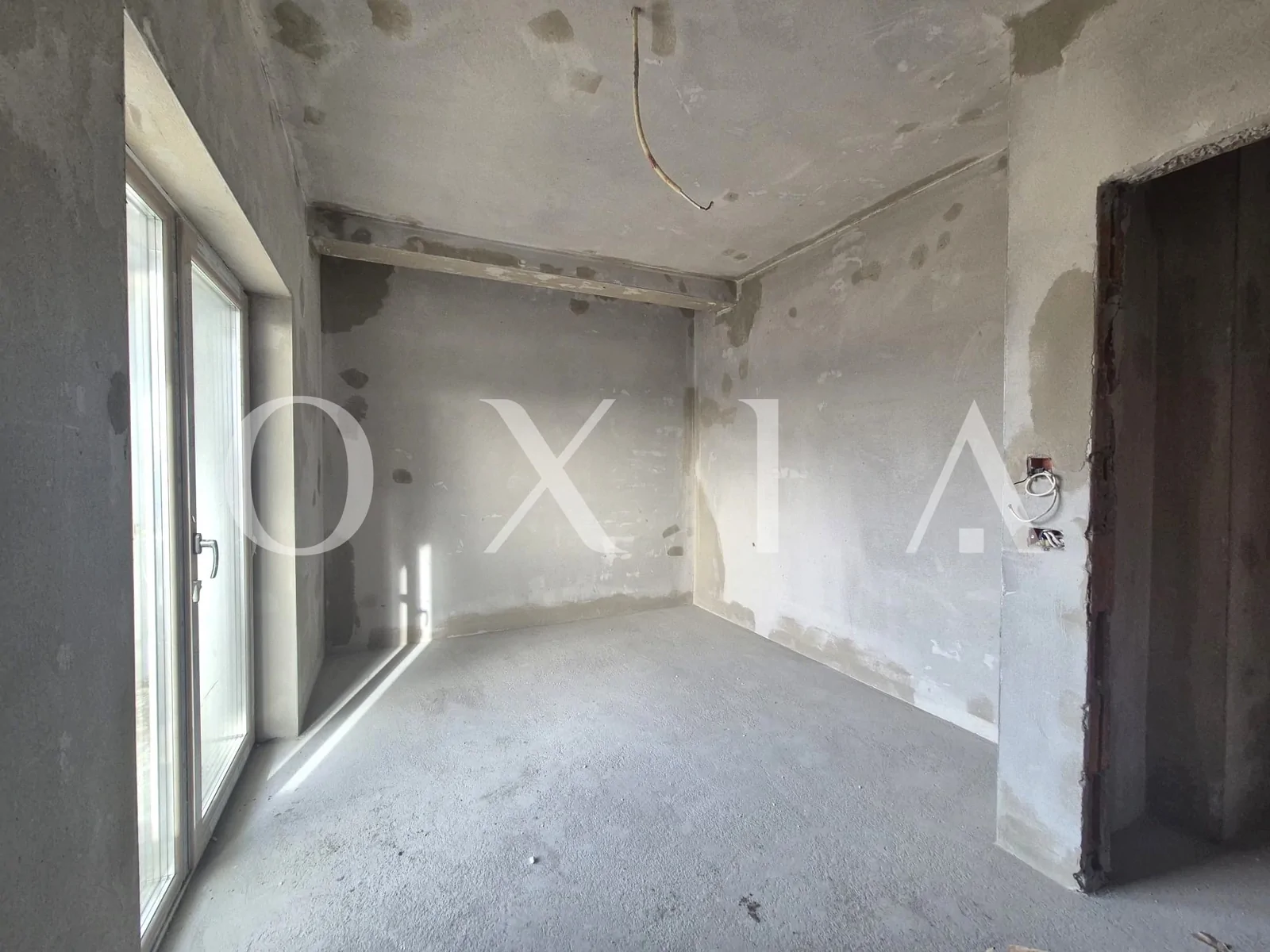 Mosnita Noua, 1/2 Duplex Despartit Prin Camera Tehnica