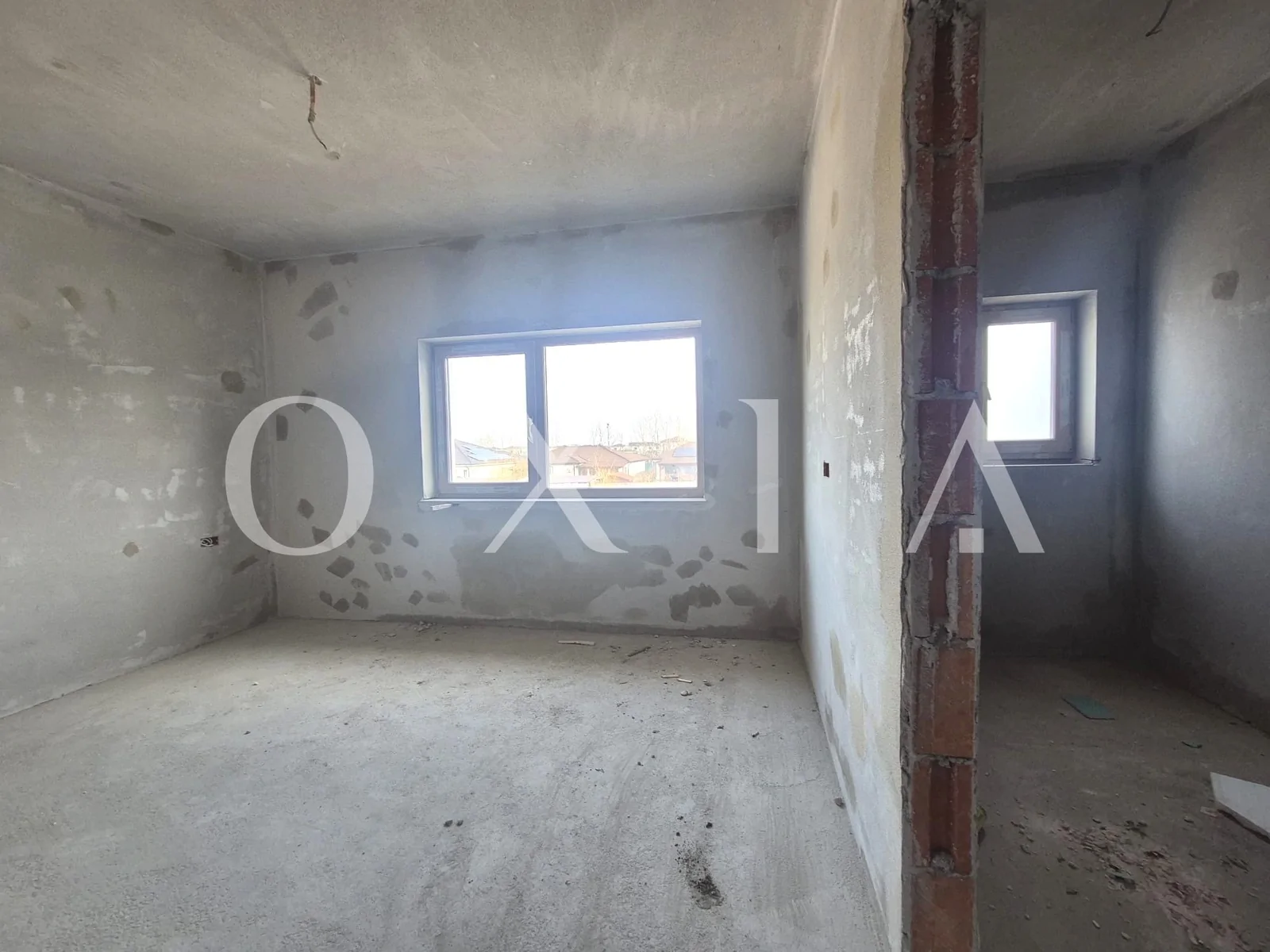 Mosnita Noua, 1/2 Duplex Despartit Prin Camera Tehnica