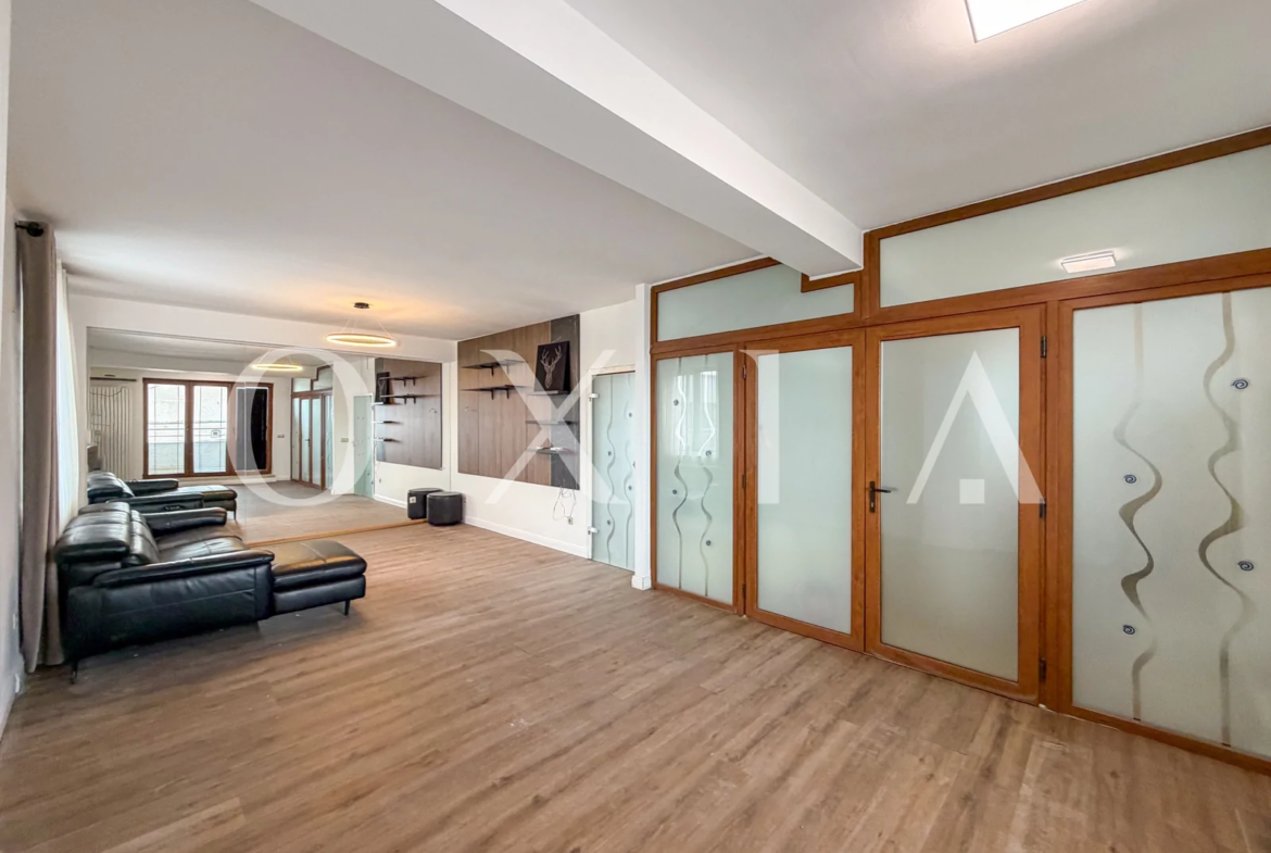 Penthouse pe doua niveluri cu terasa 125 mp, Complex