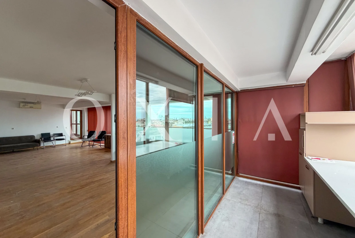 Penthouse pe doua niveluri cu terasa 125 mp, Complex