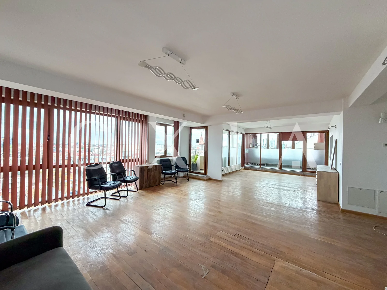 Penthouse pe doua niveluri cu terasa 125 mp, Complex
