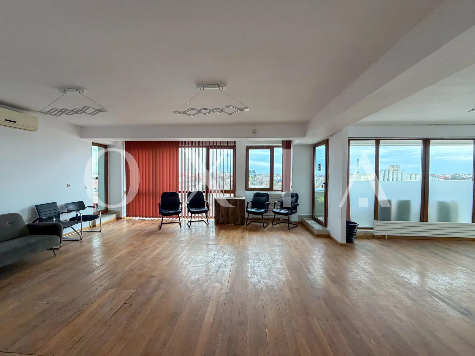 Penthouse pe doua niveluri cu terasa 125 mp, Complex