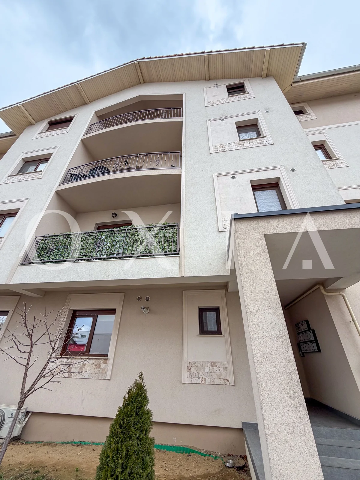 Prima Inchiriere, Mobilat si Utilat, Dou Parcari