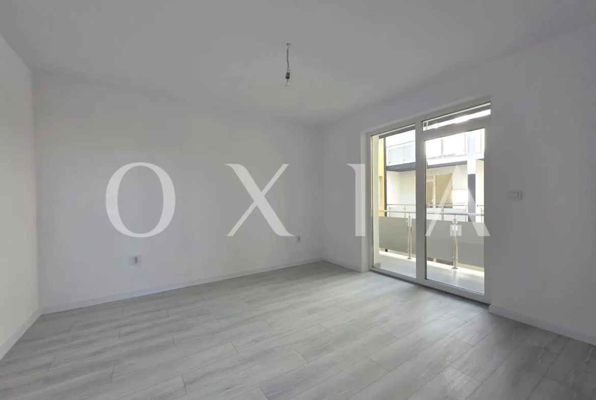Giroc, Apartament cu 3 Camere, Etaj 1