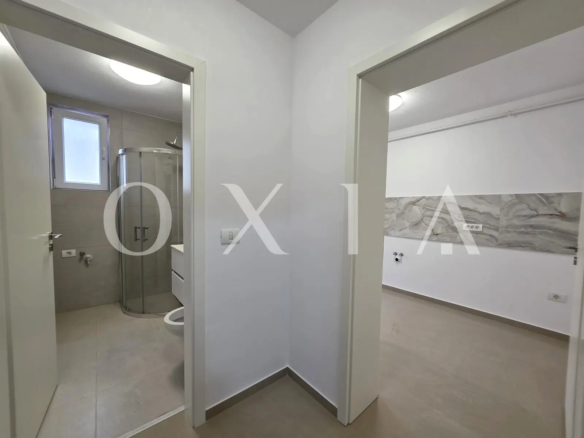Giroc, Central, Apartament cu o camera, Bucatarie inchisa