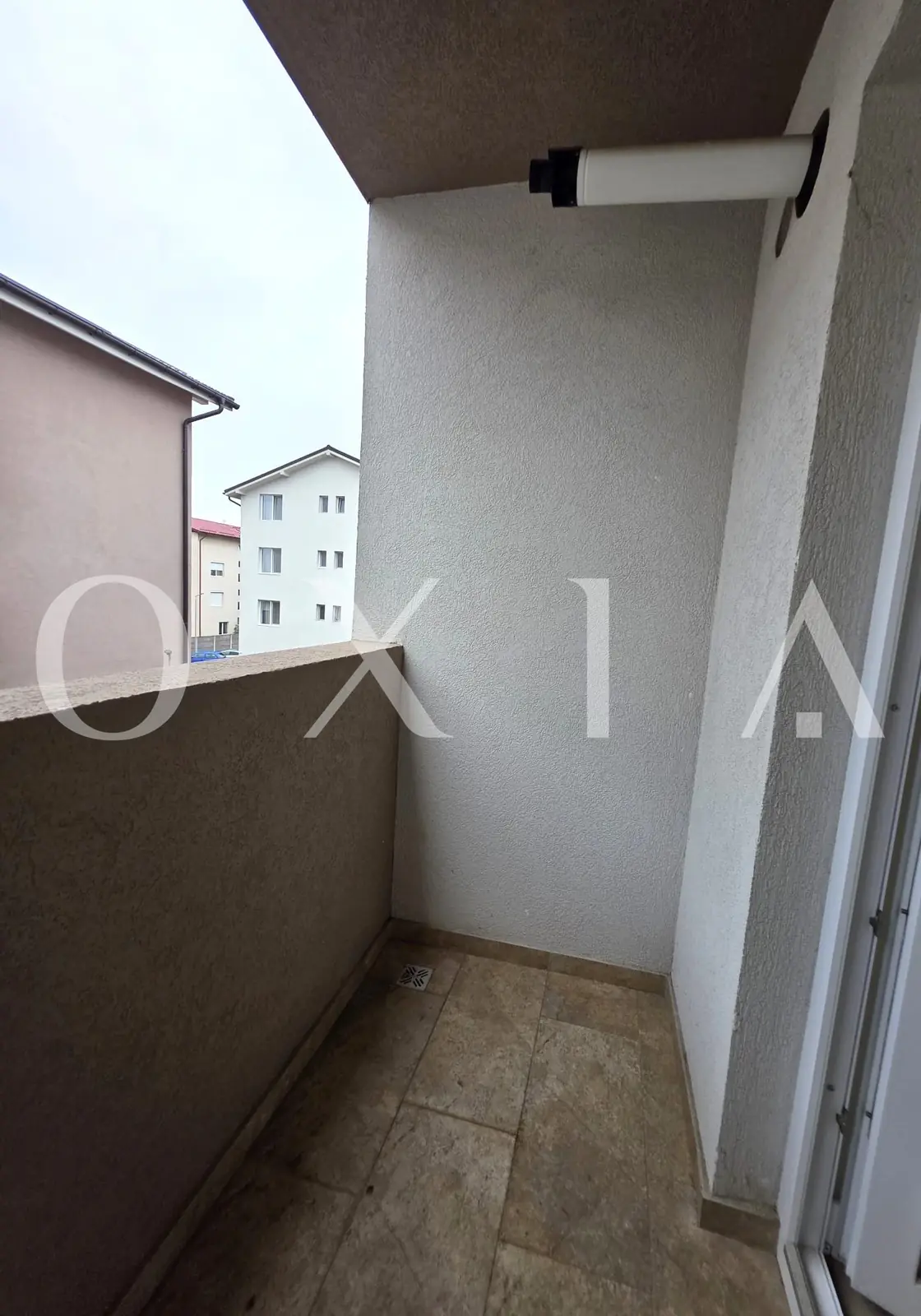Giroc, Central, Apartament cu o camera, Bucatarie inchisa