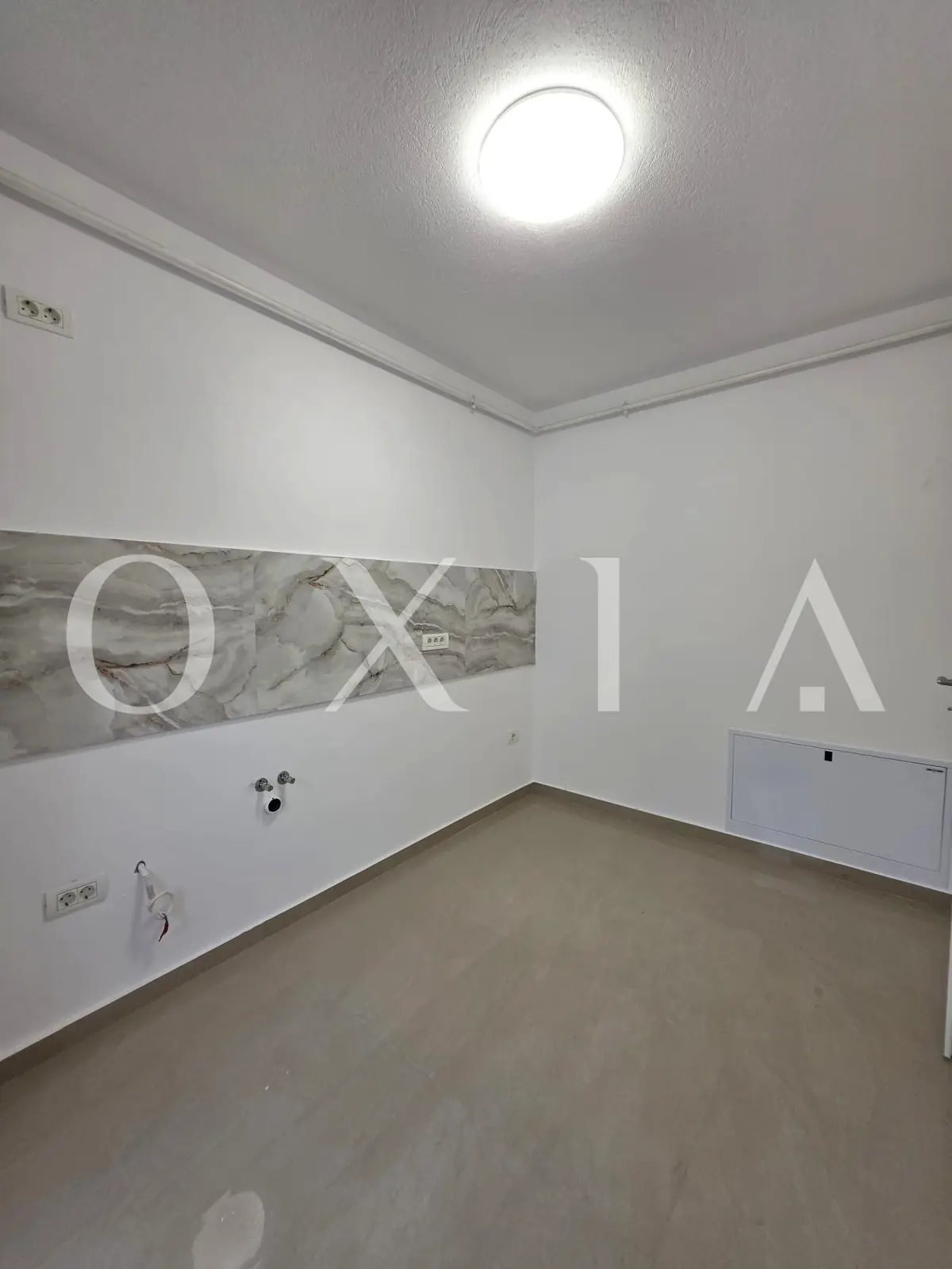 Giroc, Central, Apartament cu o camera, Bucatarie inchisa