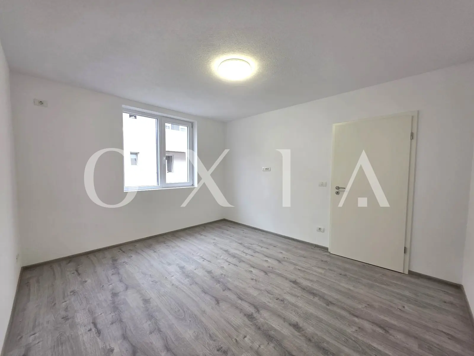 Giroc, Central, Apartament cu o camera, Bucatarie inchisa