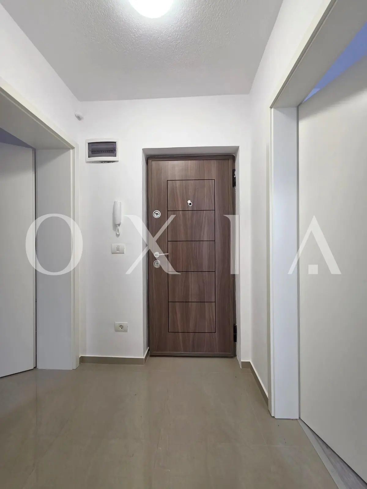 Giroc, Central, Apartament cu o camera, Bucatarie inchisa