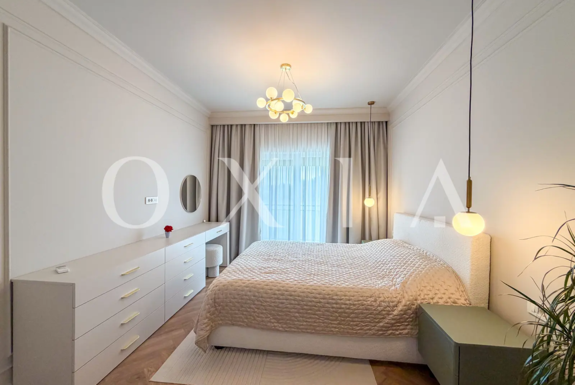 Eleganta contemporana, garaj incalzit si confort fara compromisuri