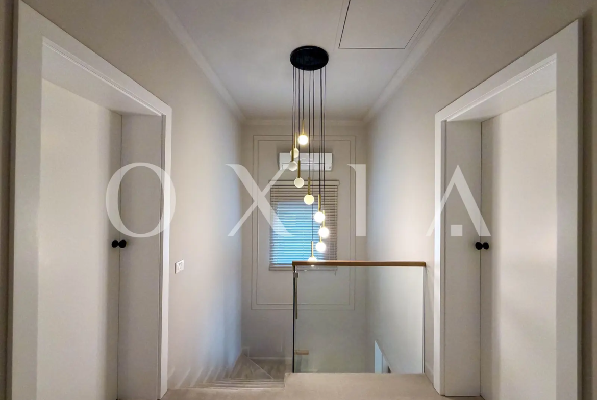 Eleganta contemporana, garaj incalzit si confort fara compromisuri