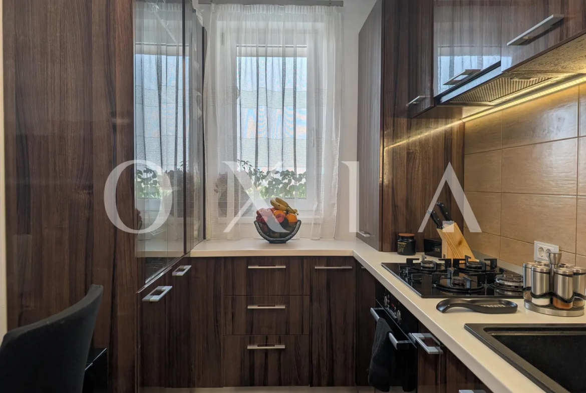 Eso – 3 Camere – Etaj Intermediar