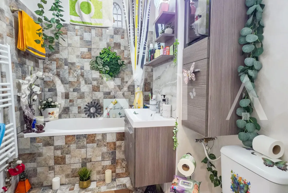 Girocului, Etaj Intermediar, Renovat Complet
