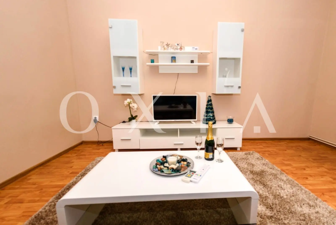 Piata Unirii, Renovat Complet, Cladire Reabilitata