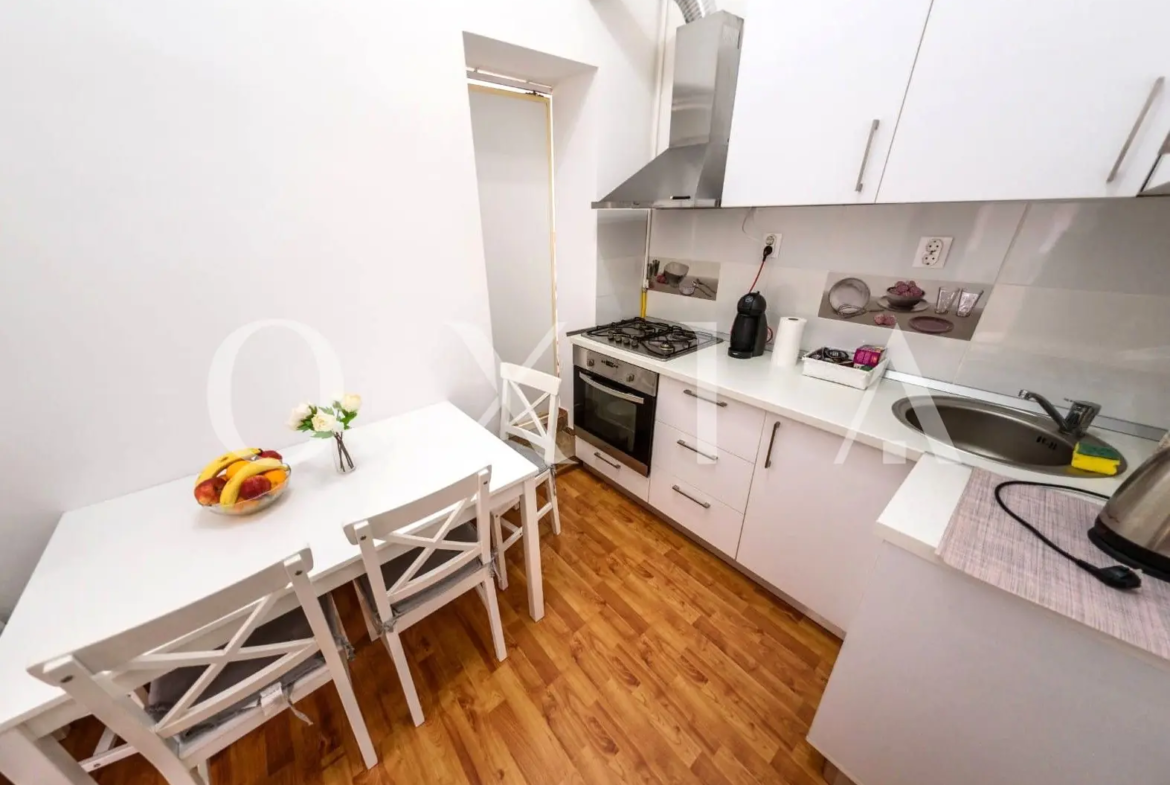 Piata Unirii, Renovat Complet, Cladire Reabilitata