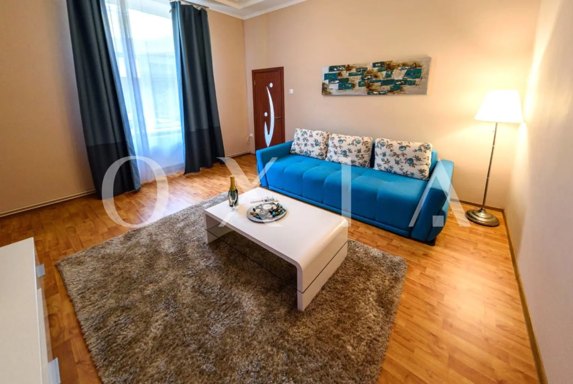 Piata Unirii, Renovat Complet, Cladire Reabilitata