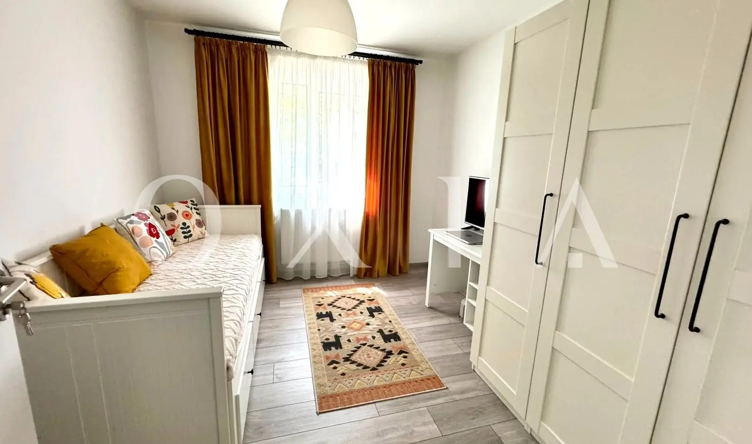 Sagului-Piata Doina, Renovat Integral, Etaj Intermediar