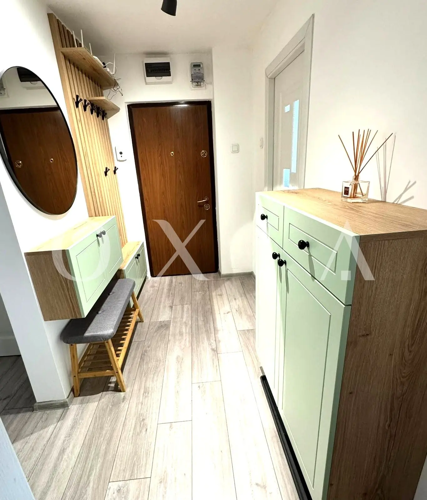 Sagului-Piata Doina, Renovat Integral, Etaj Intermediar