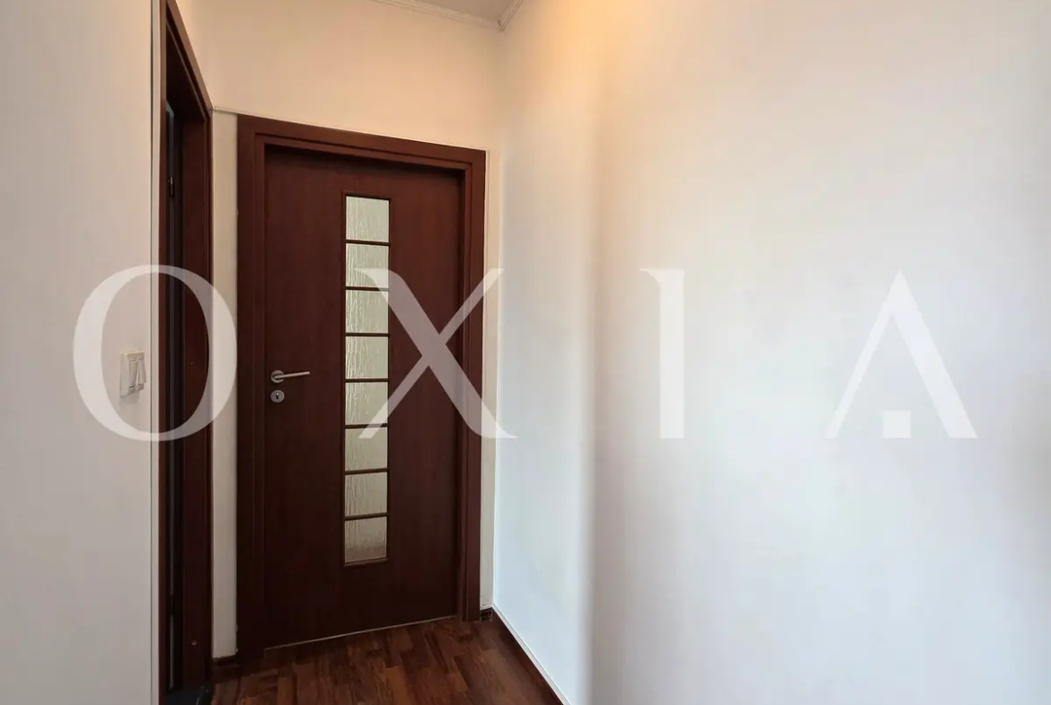 Disponibil Imediat, Mobilat-Utilat