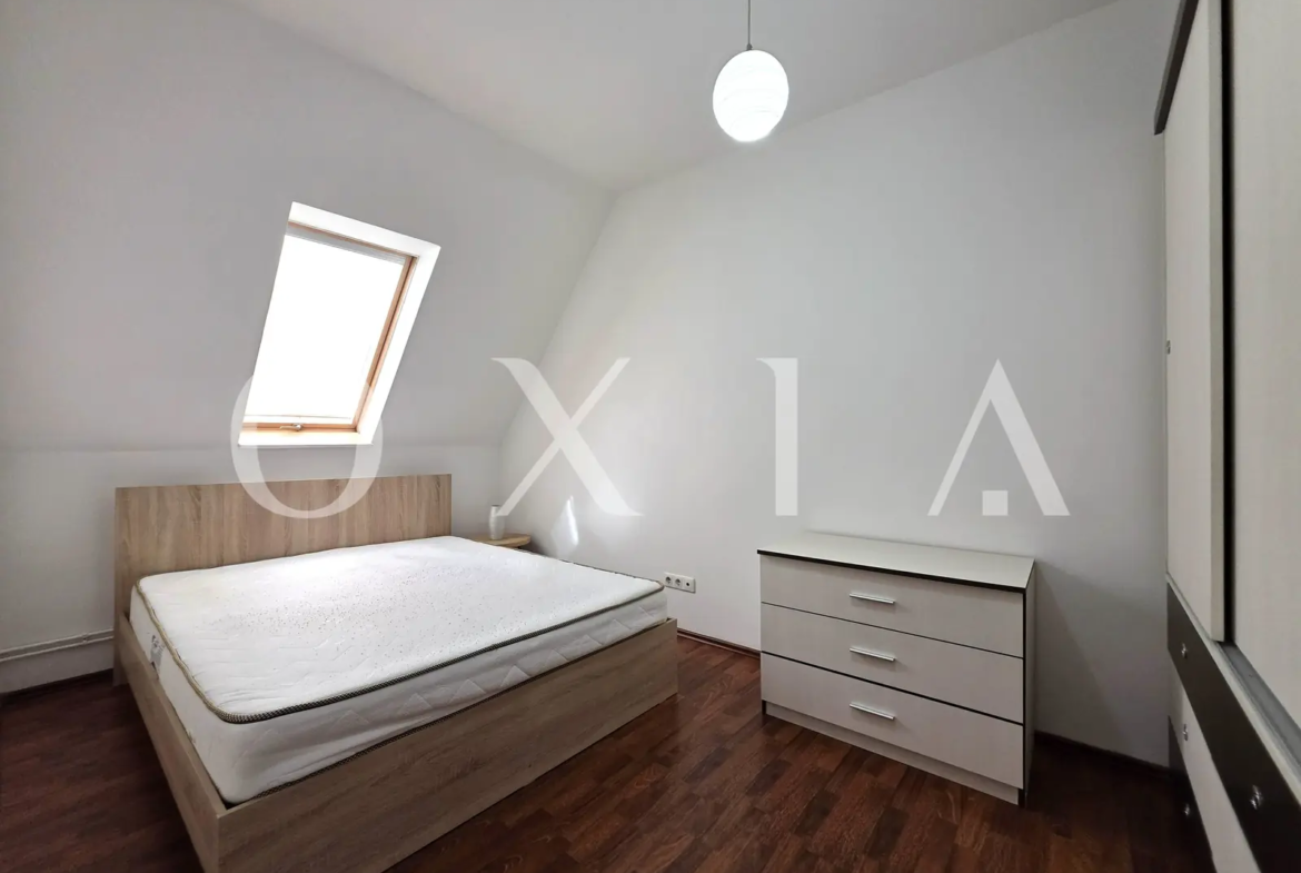 Disponibil Imediat, Mobilat-Utilat