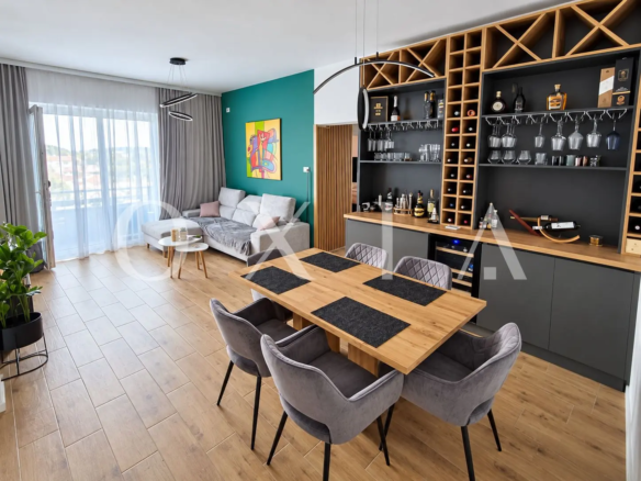 | Apartament cu 3 camere si 2 parcari in Giroc