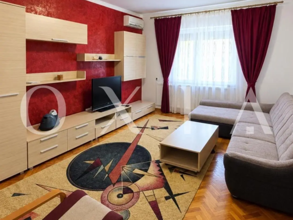 | Apartament la casa cu 3 camere mobilat in Girocului